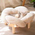 Carica l'immagine nel visualizzatore della galleria, Coussin pour Chat En Bois Surélevé
