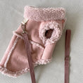 Load image into Gallery viewer, Gilet imitation daim et fausse fourrure pour chien Oscar et Plume Rose / XS
