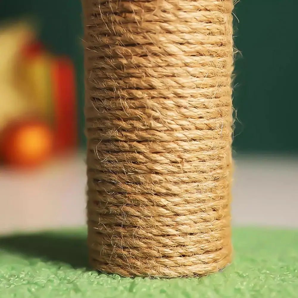 Arbre à chat Noël avec boule en peluche - Oscar et Plume