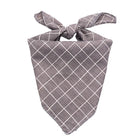 Bandana coton pour chien gris à motif quadrillé blanc de la marque Oscar et Plume