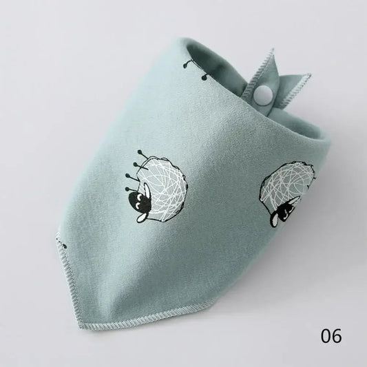 Bandana doux pour chien en tissu vert tendre avec motif mouton noir et blanc Oscar et Plume