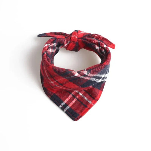 Bandana pour chien Oscar et Plume en tissu à carreaux rouge et bleu à nouer