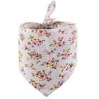 Bandana pour chien fleurs en tissu blanc avec motifs floraux roses et verts par Oscar et Plume