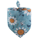 Bandana pour chien fleurs bleu avec motifs tournesols et abeilles par Oscar et Plume