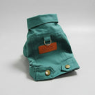 Blouson toile pour chien vert style classique avec fermeture bouton et anneau pour laisse