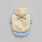 sweat pour petit chien beige à capuche avec motif BLUETIME et chemise rayée bleue intégrée