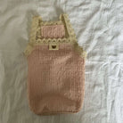 Body dentelle pour chien rose avec bords en dentelle crème de la marque Oscar et Plume