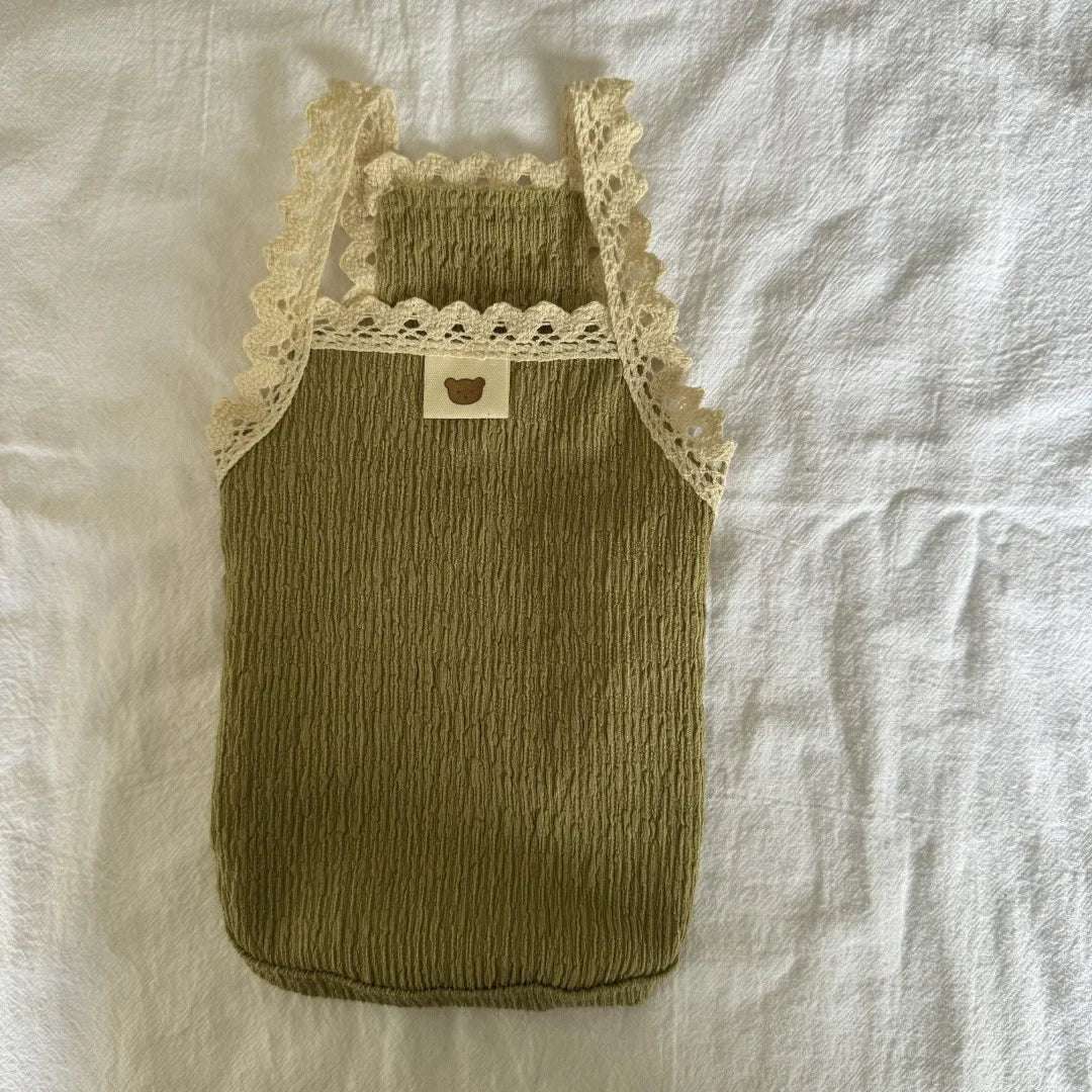 Body dentelle pour chien vert avec bretelles fines en dentelle crème Oscar et Plume