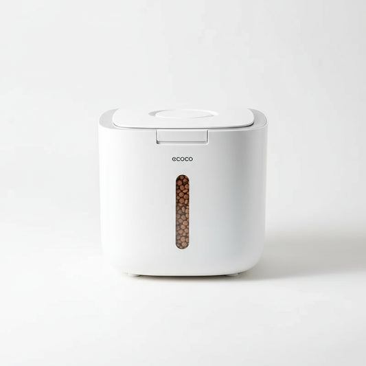 Boîte croquettes hermétique blanche avec fenêtre transparente et tasse de croquettes à côté