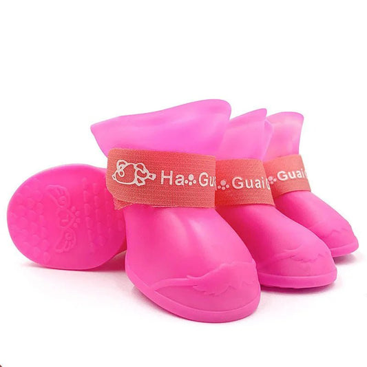 Botte silicone pour chien rose avec semelle antidérapante et sangle ajustable pour protection des pattes