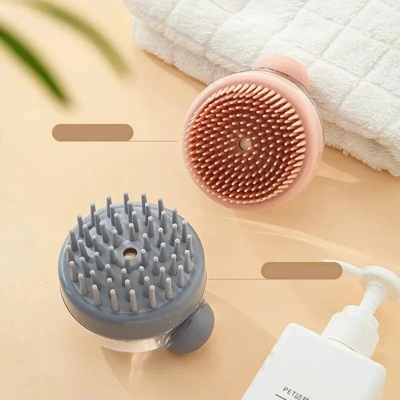 Brosse de bain pour chien souple avec réservoir shampoing Oscar et Plume