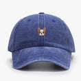 Load image into Gallery viewer, Casquette bulldog en denim bleu avec un motif de bulldog brodé sur le devant
