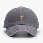 Casquette bulldog grise avec broderie de bulldog sur le devant, idéale pour les amoureux de cette race