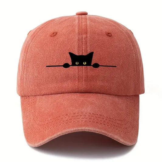 Casquette imprimé chat en rose avec motif de chat noir et yeux jaunes sur le devant