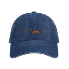 Casquette teckel brodée bleue en denim avec un motif de teckel sur le devant