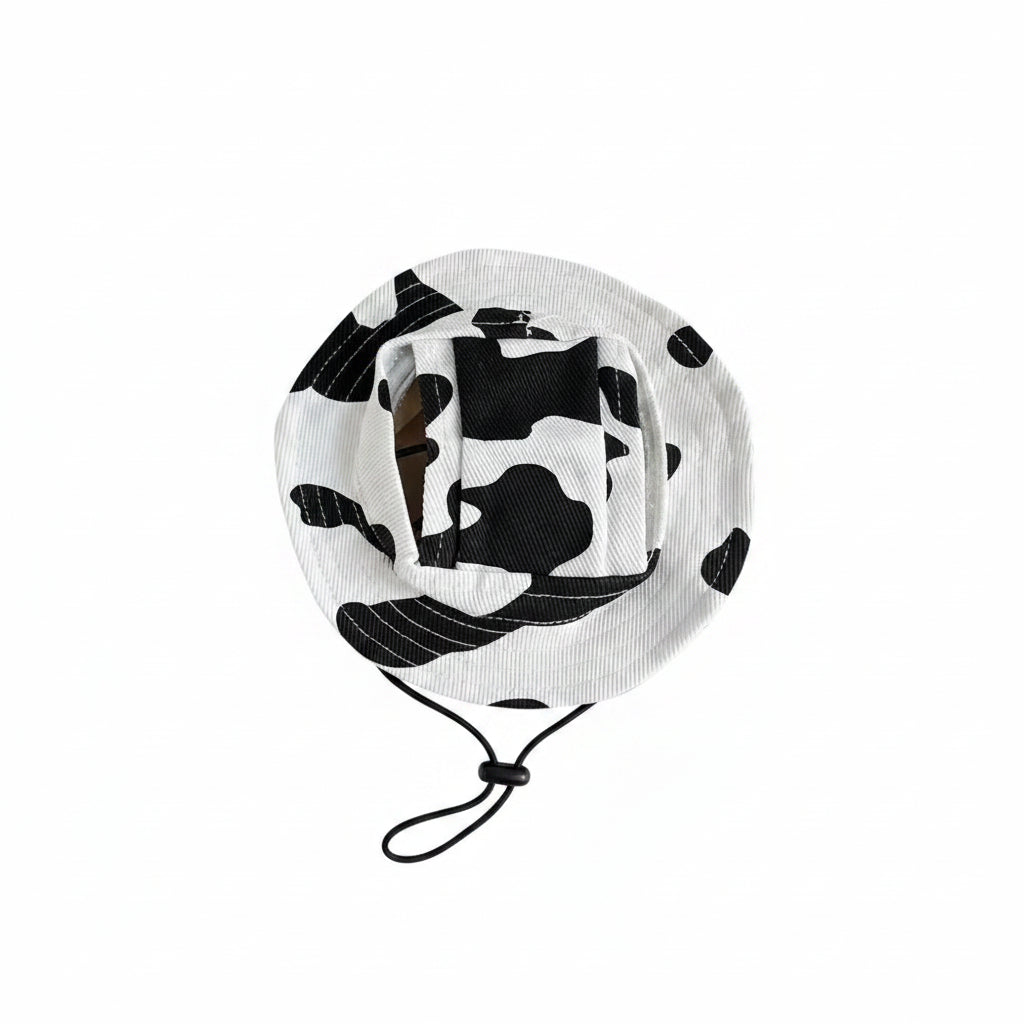 Chapeau pour chien en motif vache avec cordon de maintien pour que votre animal soit stylé
