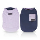 Veste réversible pour teckel en violet et bleu marine, douce et légère pour le confort des chiens.