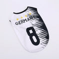 Load image into Gallery viewer, T-shirt chien pour animaux avec design Allemagne et numéro 8, parfait pour les fans de football
