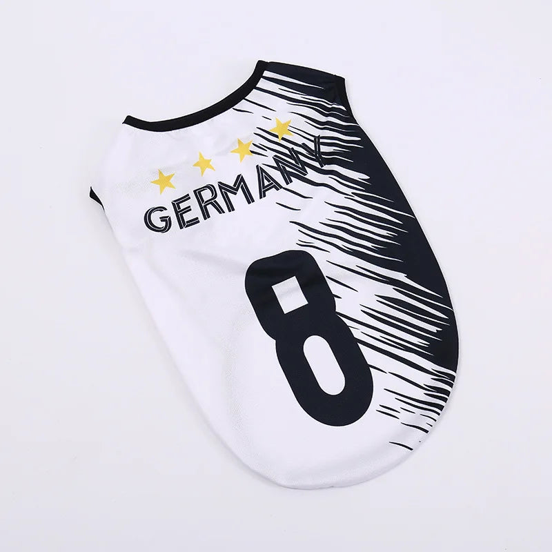 T-shirt chien pour animaux avec design Allemagne et numéro 8, parfait pour les fans de football