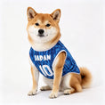 Load image into Gallery viewer, T-shirt chien bleu avec le mot JAPAN et le numéro 10, parfait pour les animaux de compagnie élégants
