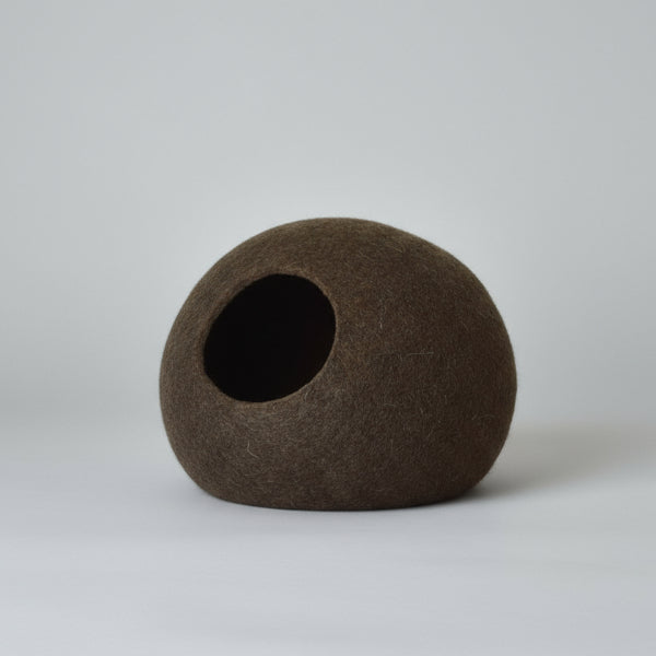 Cocon laine chat en feutre marron parfait pour le confort des chats à la maison