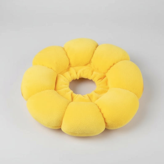 Collerette protection chat douce jaune en forme de fleur pour éviter que le chat se lèche