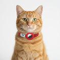 Carica l'immagine nel visualizzatore della galleria, Collier chat anti étranglement rouge d'Oscar et Plume avec système de sécurité pour un confort optimal

