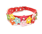Collier chien fleurs colorées en cuir rouge avec fleurs décoratives multicolores Oscar et Plume
