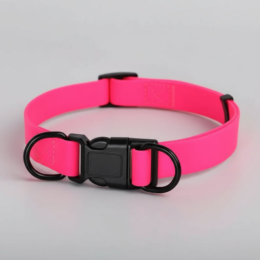 Collier chien imperméable rose vif avec boucle noire robuste par Oscar et Plume