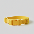Collier chien PVC résistant jaune de la marque Oscar et Plume avec fermeture clip durable