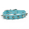 Load image into Gallery viewer, Collier clouté en cuir durable pour chien Oscar et Plume Bleu ciel / S
