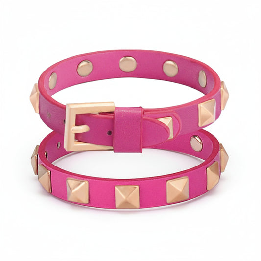 Collier clouté pour chat en cuir rose avec clous dorés et boucle ajustable