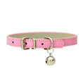 Load image into Gallery viewer, Collier en cuir durable avec clochette Oscar et Plume Rose / XS
