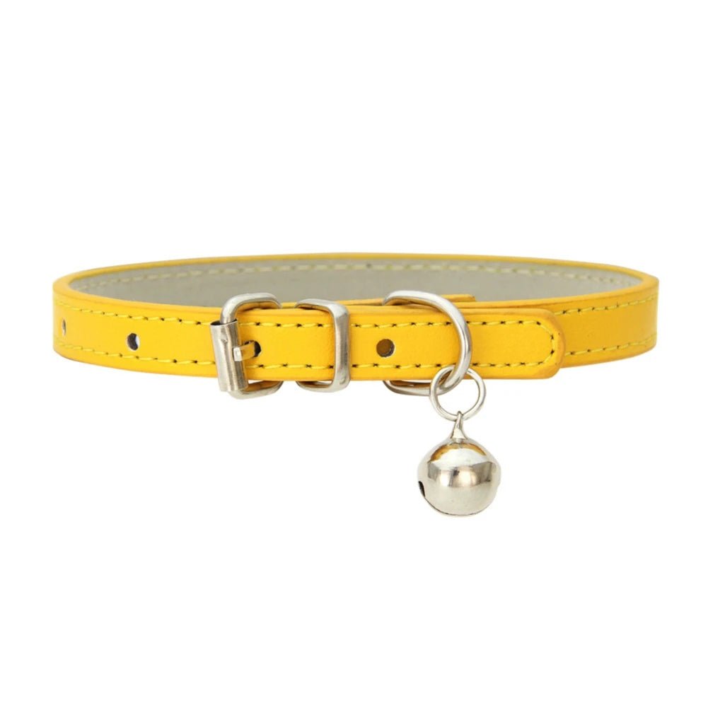 Collier en cuir durable avec clochette Oscar et Plume Jaune clair / XS