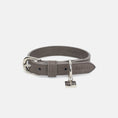 Load image into Gallery viewer, Collier en Cuir Vegan Pour Chien Élégant Oscar et Plume Gris / XS
