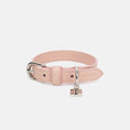 Load image into Gallery viewer, Collier en Cuir Vegan Pour Chien Élégant Oscar et Plume Rose / XS
