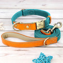 Collier et laisse personnalisable chien en cuir orange et tissu turquoise avec gravure Oscar et Plume
