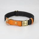 Collier et laisse personnalisable chien en cuir orange avec fermeture métallique gravée par Oscar et Plume