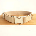 Charger l'image dans la visionneuse de la galerie, Collier et laisse personnalisable en velours pour chien Oscar et Plume Collier Beige / XS
