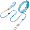 Load image into Gallery viewer, Collier et laisse pour chien en bleu avec design moderne et accessoires colorés pour le confort des animaux
