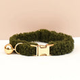 Load image into Gallery viewer, Collier fourrure avec clochette personnalisable pour chien et chat Oscar et Plume Vert / S
