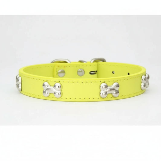 Collier os pour chien jaune fluo avec décorations en forme d'os en métal argenté