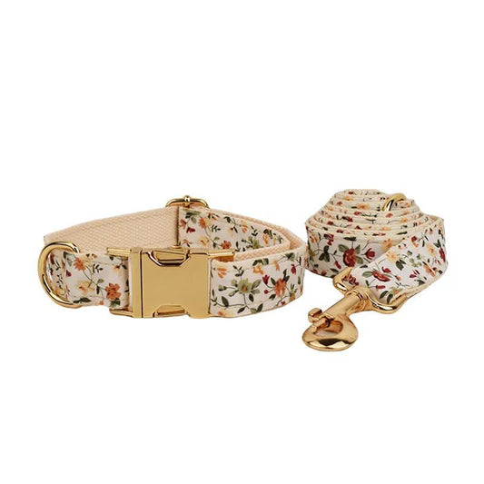 Collier personnalisable Pour Chien avec motif floral et laisse assortie de la marque Oscar et Plume