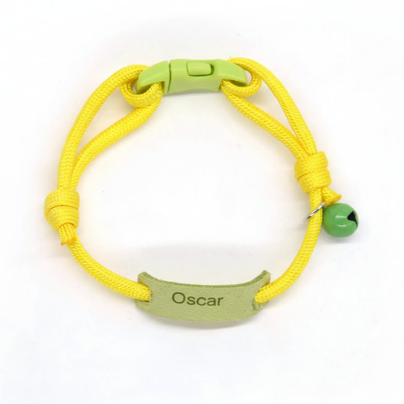 Collier personnalisable pour chien et chat en jaune avec un grelot et un clip vert