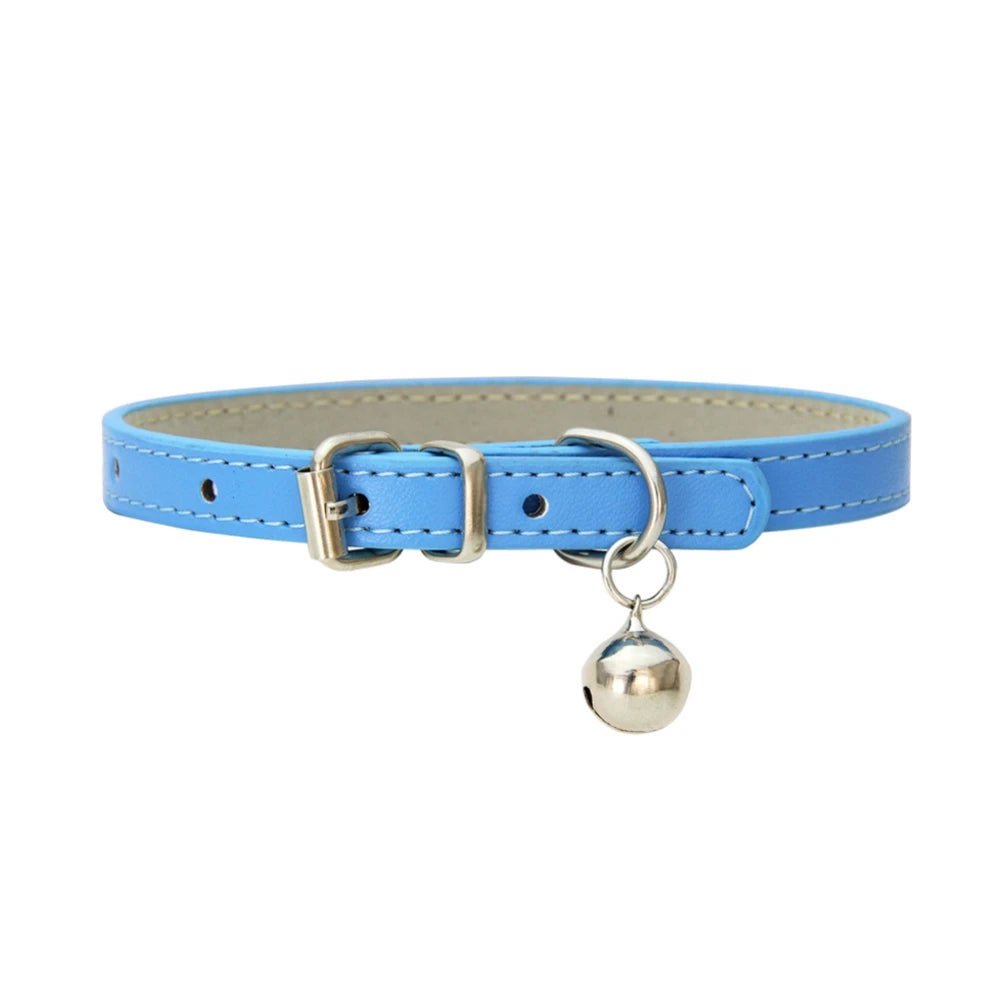 Collier pour chat avec clochette en bleu réglable pour un confort optimal et une touche stylée