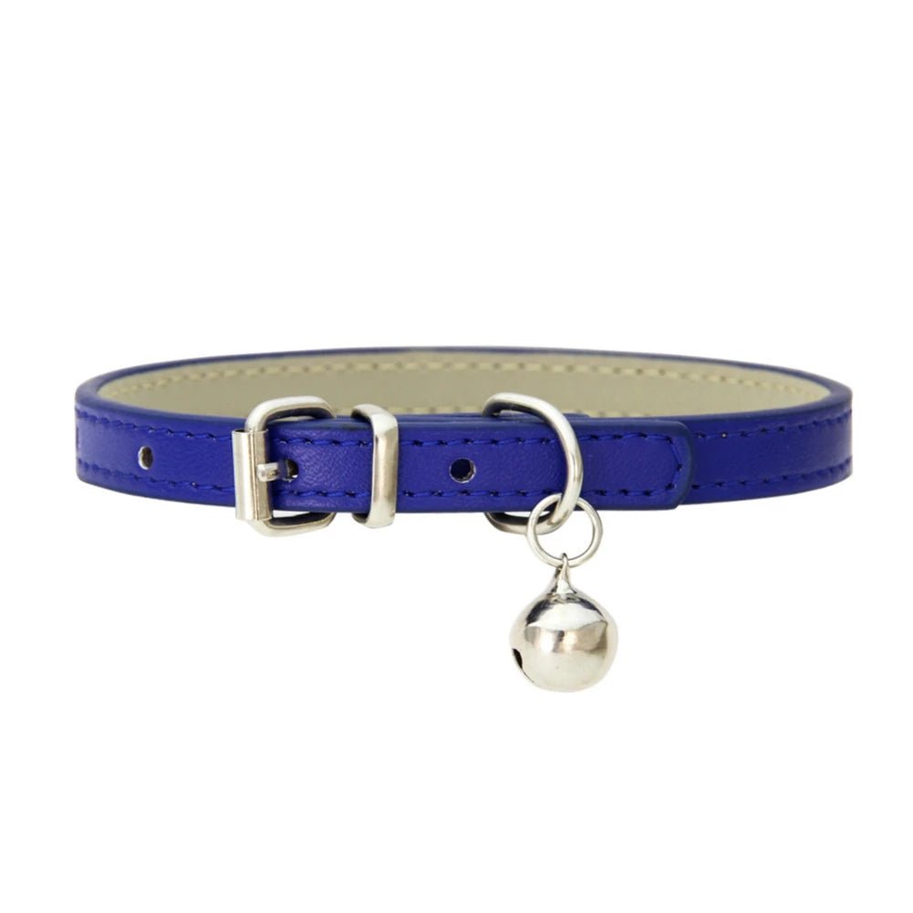 Collier pour chat avec clochette en cuir synthétique bleu et boucle réglable pour un ajustement confortable