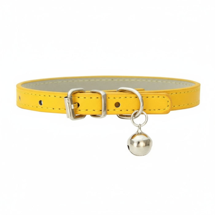 Collier pour chat avec clochette en cuir jaune, ajustable et élégant pour les chats