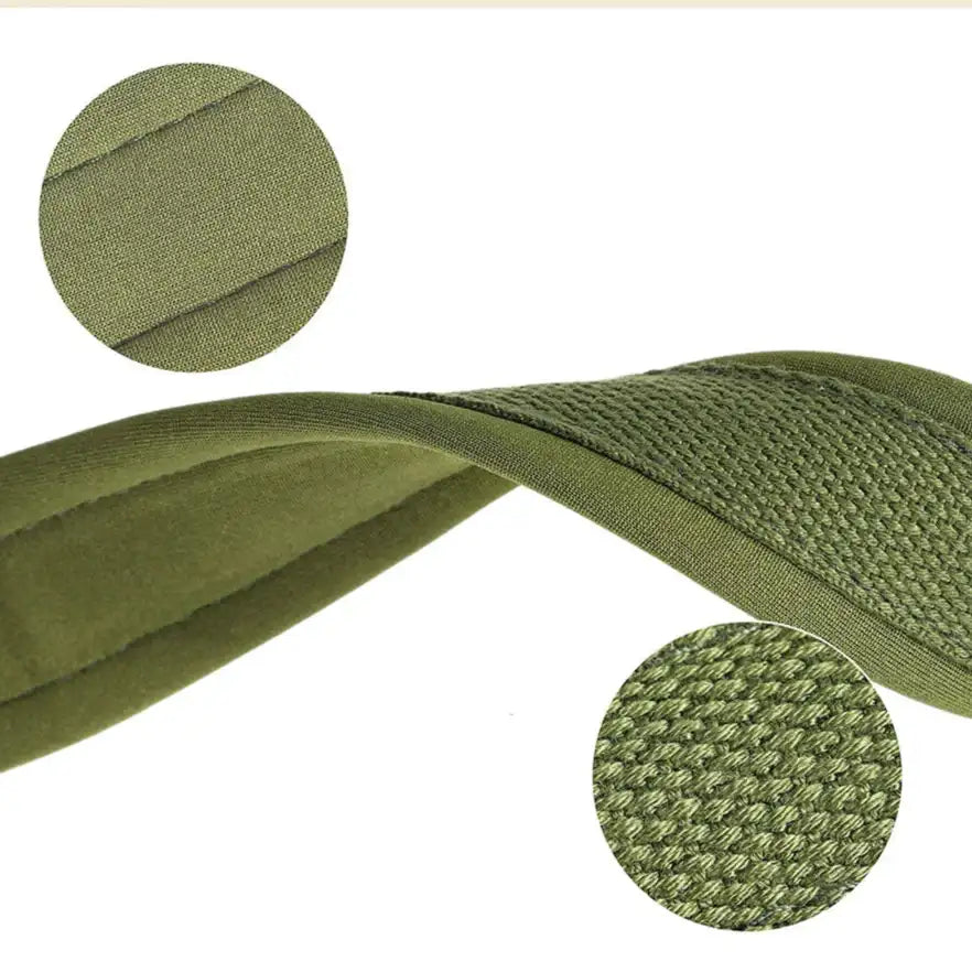 collier pour chien personnalisable Oscar et Plume en tissu olive rembourré avec détails tressés et finition résistante