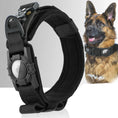 Load image into Gallery viewer, Collier pour grand chien avec Poignée et emplacement AirTag Oscar et Plume Noir / M
