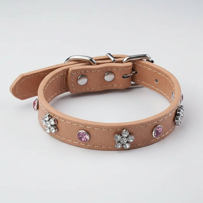 Collier simili cuir petit chien décoré de strass et de fleurs, élégant et confortable pour les petits animaux